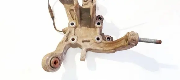 Rear wheel hub