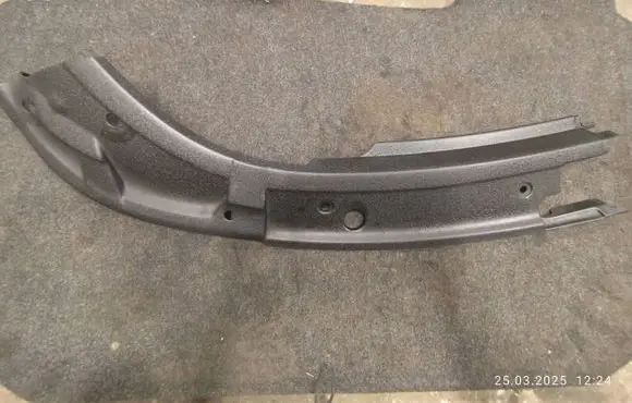 Audi TT Mk1 Radiator trim 8N0860442E