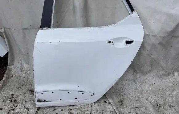 Hyundai i10 Rear door