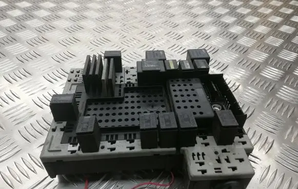 Volvo S80 Fuse module 8645729 8688153