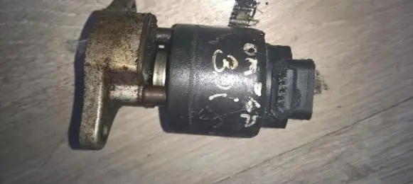 Opel Omega B1 EGR valve 