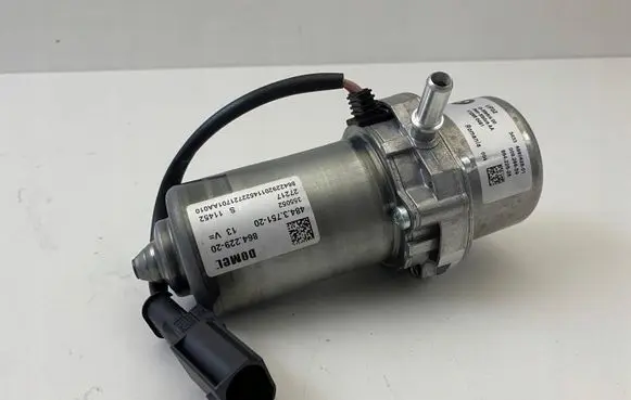 BMW 5 G30 G31 Vacuum pump 6880628