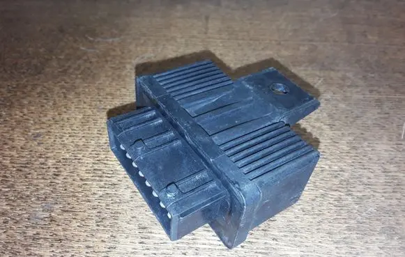 Citroen C3 Fuel pump relay 240107
