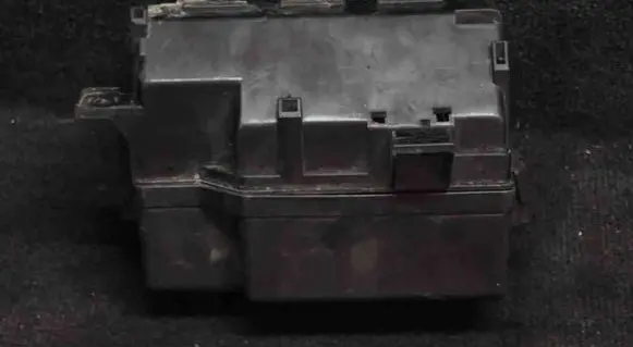 Nissan NP300 Fuse box set 63564138