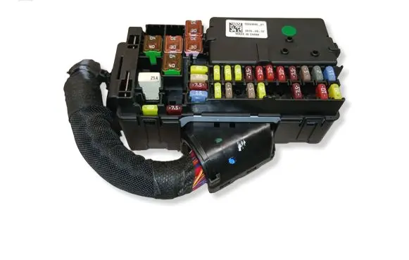 Opel Astra K Fuse module 15533696