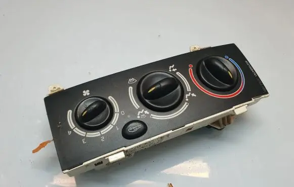 Renault Megane I Climate control unit 655738N 100839