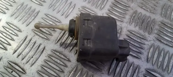 Headlight level adjustment motor