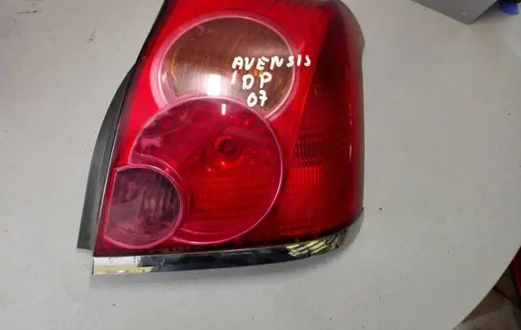 Toyota Avensis T250 Rear/tail lights RS102 89028783
