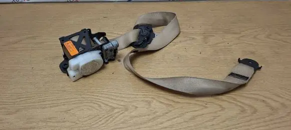 BMW X5 E70 Front seatbelt 7171969