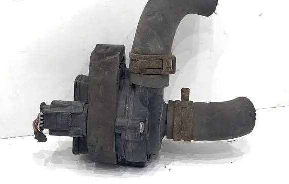 Mercedes-Benz CLS C218 X218 Oil filter mounting bracket A2118350364