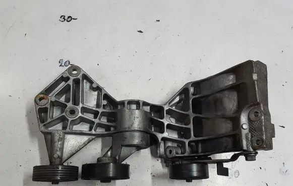 Mercedes-Benz B W245 Generator/alternator bracket A6402021040