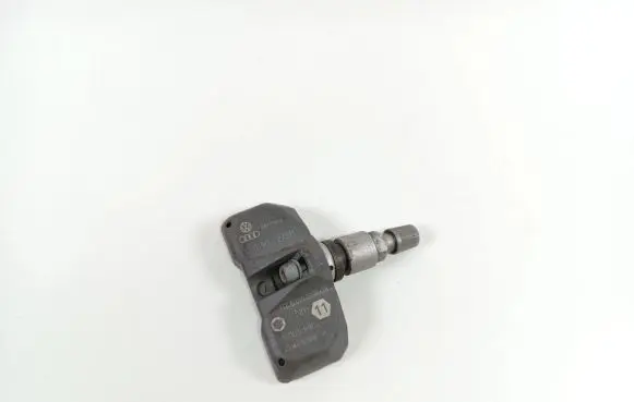 Volkswagen Touareg I Tire pressure sensor 4F0907275B