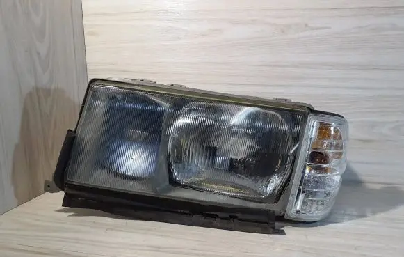 Mercedes-Benz 190 W201 Headlight/headlamp 2018207361 0301067331