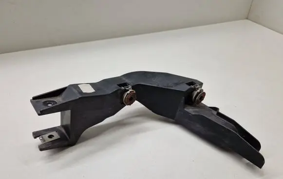 BMW i3 Headlight/headlamp mounting bracket 7331555