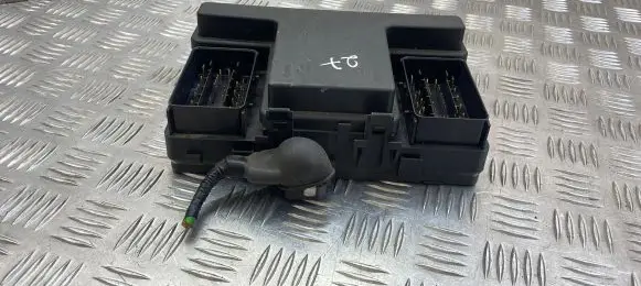 Ford Mondeo MK V Fuse module FG9T14A067EB 12340566