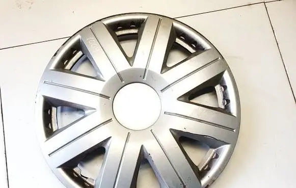 Seat Arosa R14 wheel hub/cap/trim 