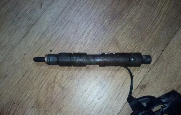 Volvo S40, V40 Fuel injector 0432193754 7700875035