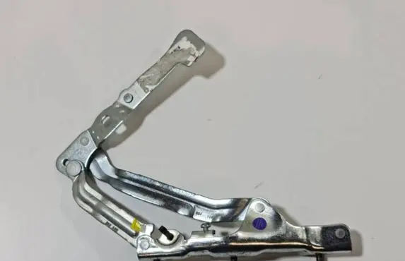 Tesla Model 3 Tailgate/trunk/boot hinge 1667399-00-C 166739900C 1667399