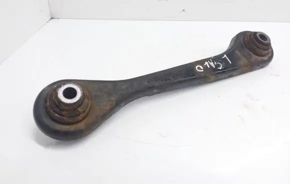 Volkswagen PASSAT B6 Rear control arm 1K0501529F