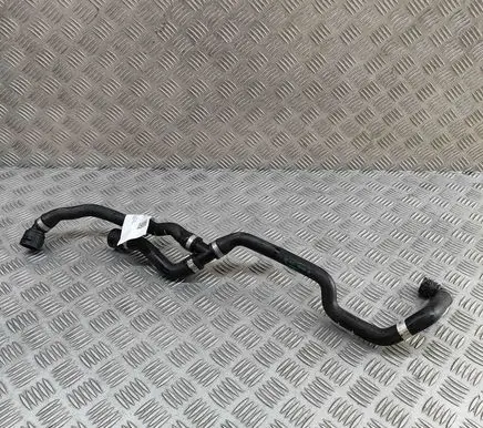 BMW 5 G60 Engine coolant pipe/hose 8844220