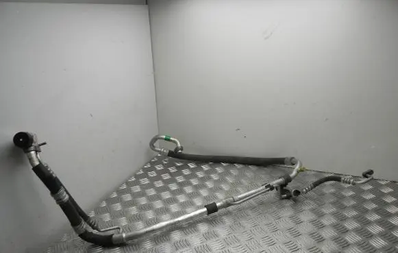 Air conditioning (A/C) pipe/hose