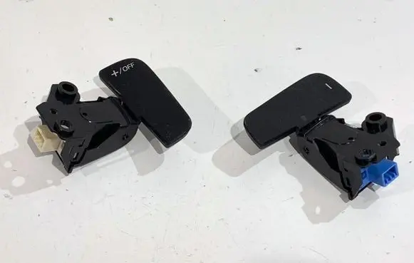 Mazda 6 Steering wheel buttons/switches 