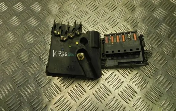 Mercedes-Benz E W211 Fuse box set A2115461341 K736