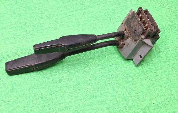 Ford Escort A set of switches 74bg11k66cb