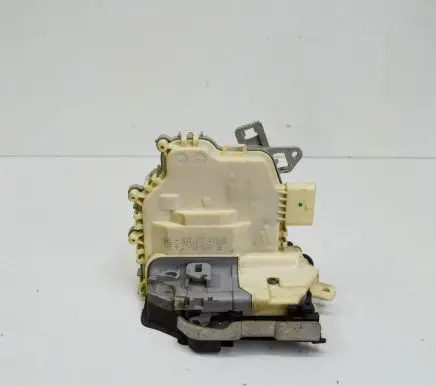 Audi Q7 4L Front door lock 8J1837016D