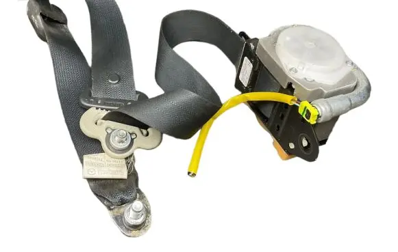 Mazda CX-7 Front seatbelt 0438112 C9586N