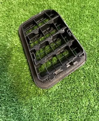 KIA Niro Quarter panel pressure vent