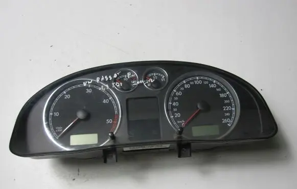 Volkswagen PASSAT B5.5 Speedometer (instrument cluster) 88311245