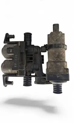 BMW 5 E39 Coolant heater control valve 8372004 64118372004 1147412119