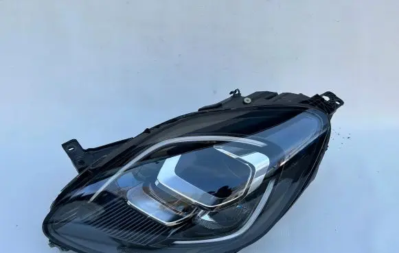 Ford Puma Headlight/headlamp