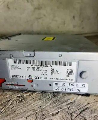 Audi A6 S6 C6 4F Navigation unit CD/DVD player 4E0919887C 4E0910887D