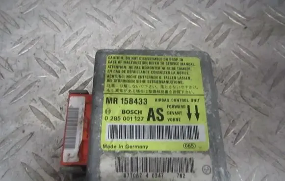 Mitsubishi Carisma Airbag control unit/module mr213293