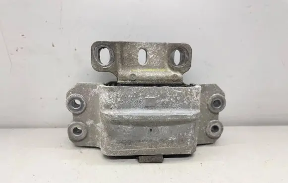 Volkswagen Jetta VI Engine mount bracket 1K0199555