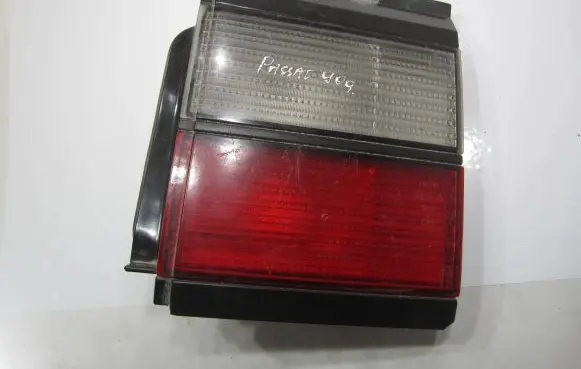 Volkswagen PASSAT B3 Tailgate rear/tail lights 357945108