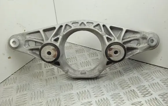 BMW 5 F10 F11 Rear differential/diff mount bracket 2284474