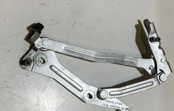 Ford Mustang VI Tailgate/trunk/boot hinge FR3B6342700AD