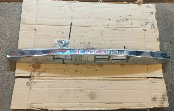 Renault Latitude (L70) Trunk door license plate light bar 