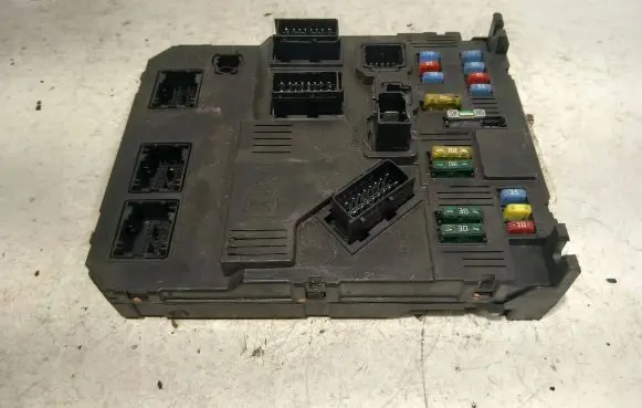 Peugeot 407 Comfort/convenience module 9655708480 9120104600L