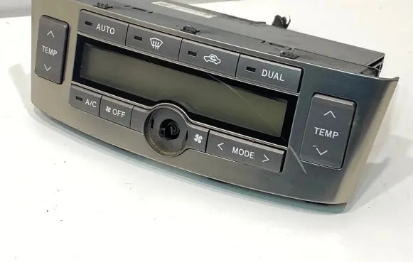 Toyota Avensis T250 Climate control unit 5590005250 2506 MB1465704413