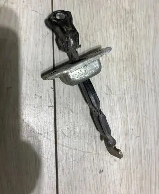 Toyota Hilux (AN10, AN20, AN30) Front door check strap stopper