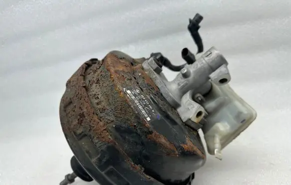 Audi A6 S6 C5 4B Brake booster 8E0612105N