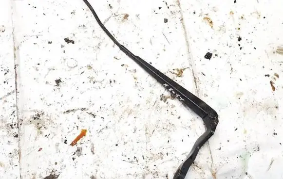 Skoda Fabia Mk1 (6Y) Front wiper blade arm 6y1955409