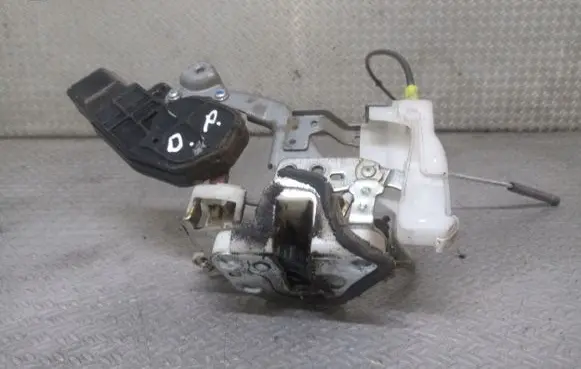 Citroen C1 Front door lock