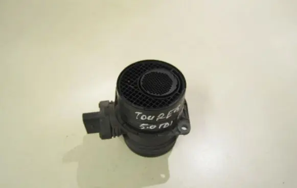 Volkswagen Touareg I Mass air flow meter 074906461B