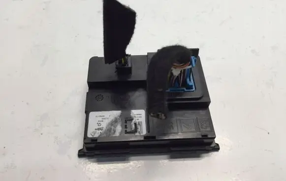 Opel Grandland X Air conditioning/heating control unit 9832228080