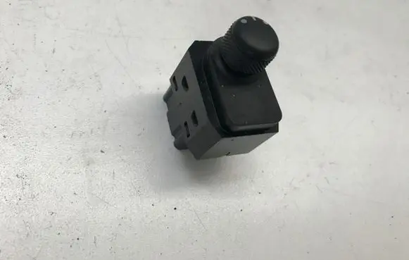 Opel Agila B Wing mirror switch 62J00 1873T